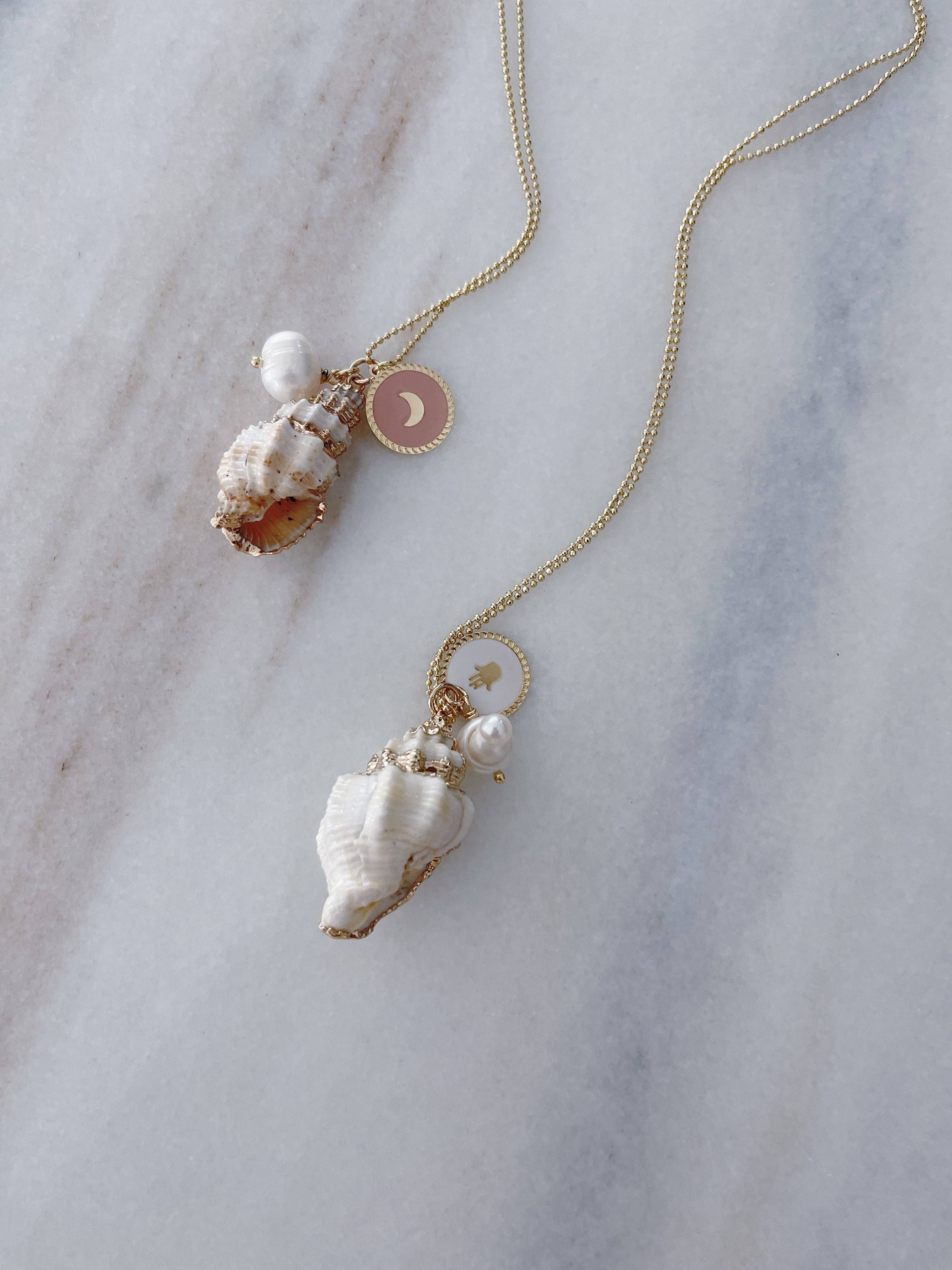 Carolina Benoit - Wholesale Pendant/Charm Necklace - Seashells By The Seashore Necklace3