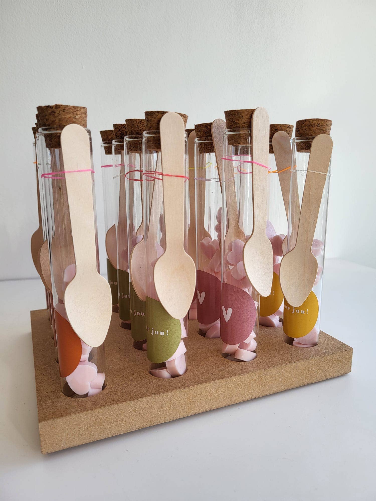 SEQ LIFESTYLE - Wholesale Party Favor - Gift tubes Soap hearts3