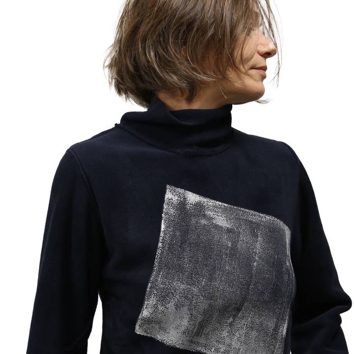 Håndmalet miljøvenlig fleece-sweater med firkant for engroshandel hos TATIANA LEBEDEV