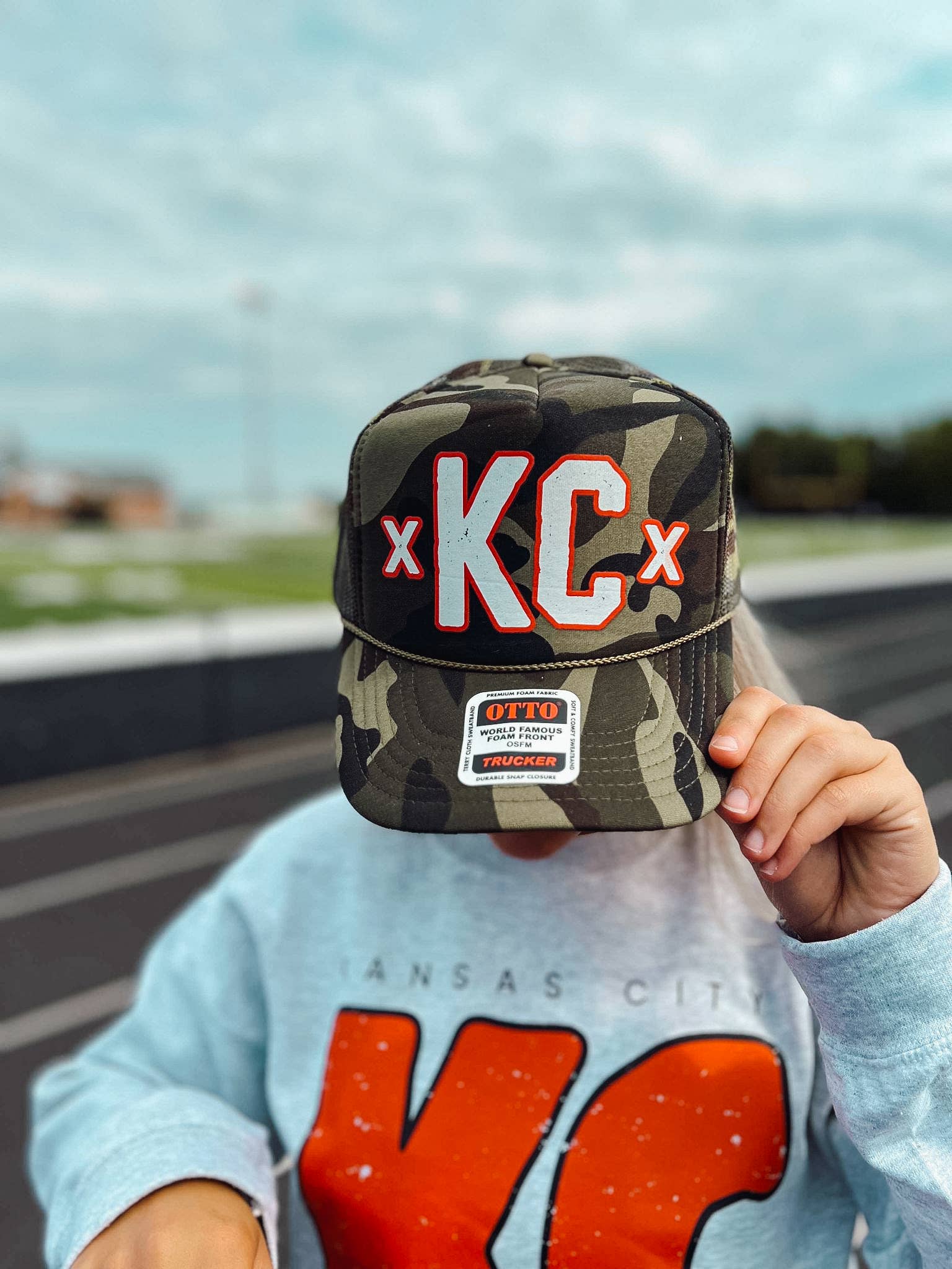 Country Charm Wholesale - Wholesale Trucker Hat - Women's -  x KC x | Trucker Hat Camo0