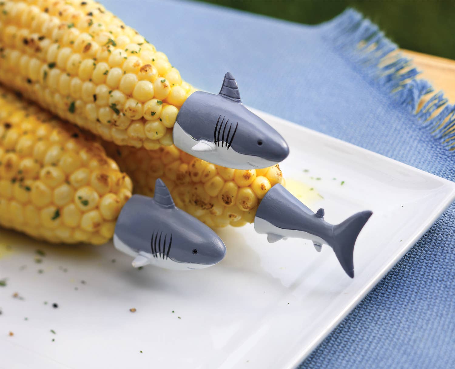 Fox Run Brands - Wholesale Corn Holders/Tools - Outset Shark Corn Holders, Set 8, 1.38" x 5" x 7"3