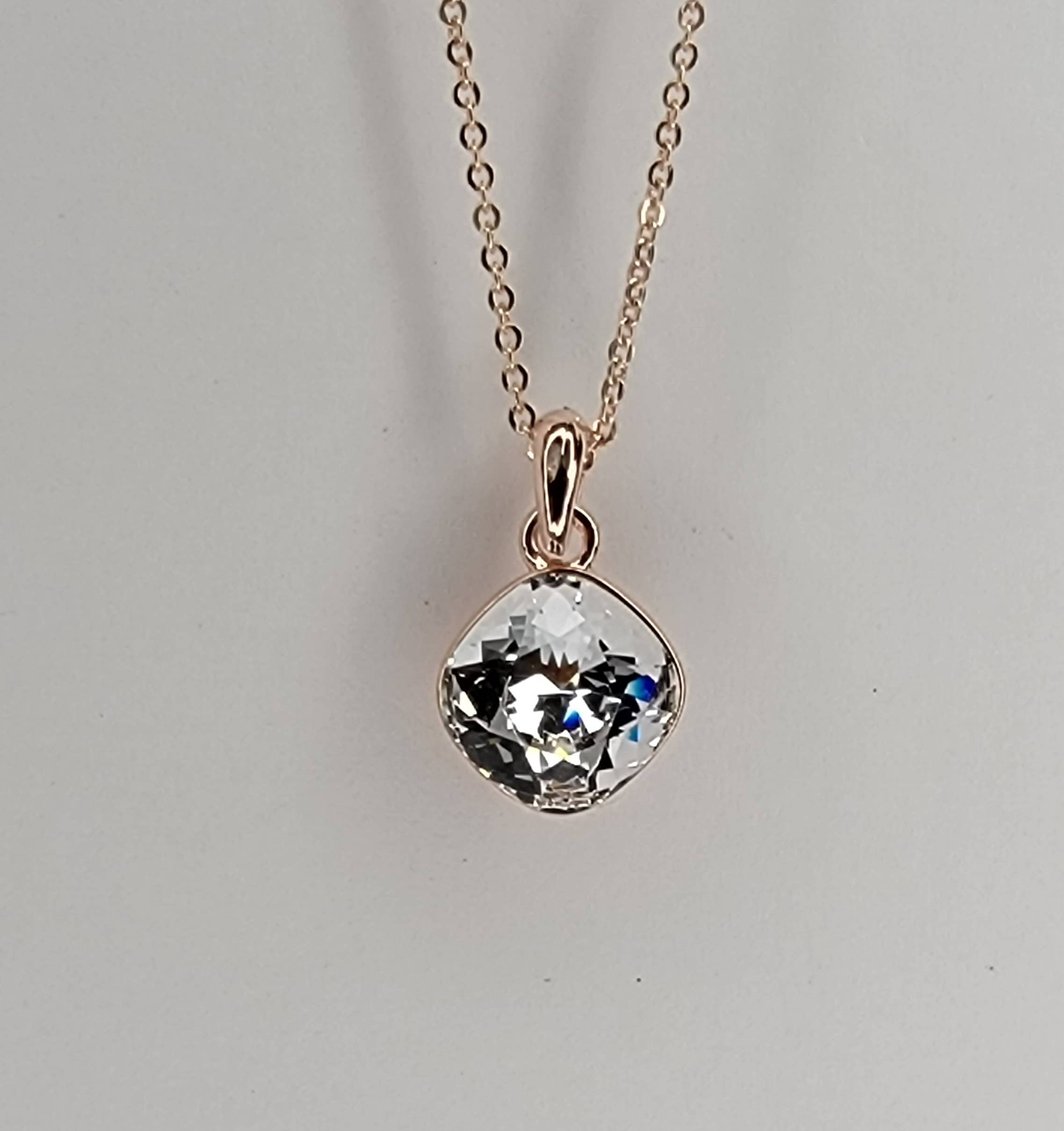 BETTYOH INC – wholesale Pendant/charm necklace – SWAROVSKI CRYSTAL CHARM NECKLACE.7
