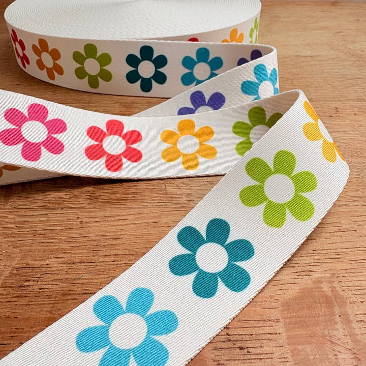 Two Stitches Patterns - Wholesale Craft Supplies - Daisies Webbing Tape - 38mm / 1.5" wide - 15m roll1