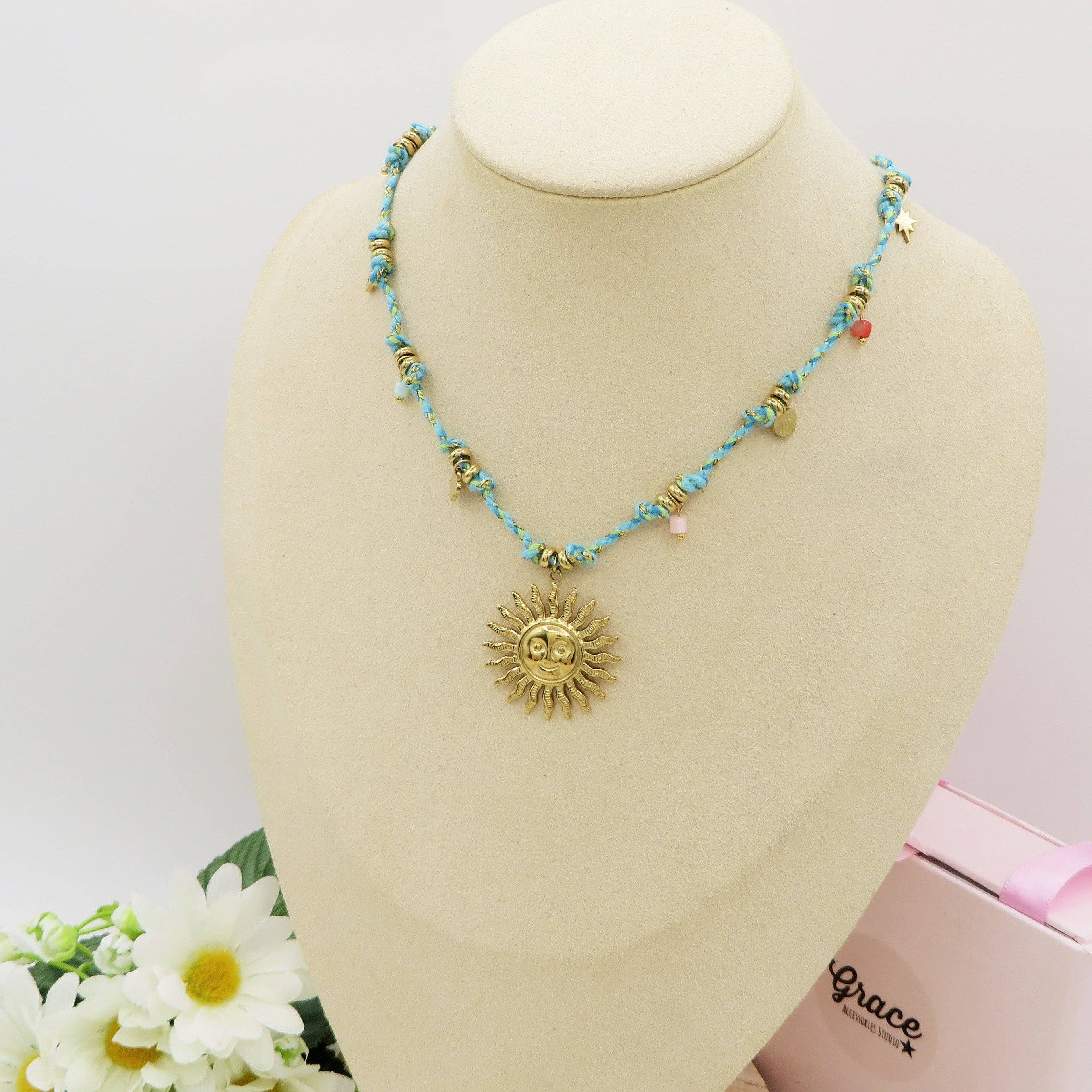 Daemon srls – Engroshandel Halskæde med vedhæng – SOLEA COLLANA - Rustfrit stål - Flettet halskæde med sol og ædelsten4