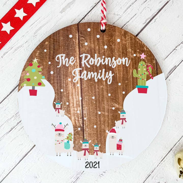 Wooden Circle Decoration - Llama family for wholesale by Dios Designs