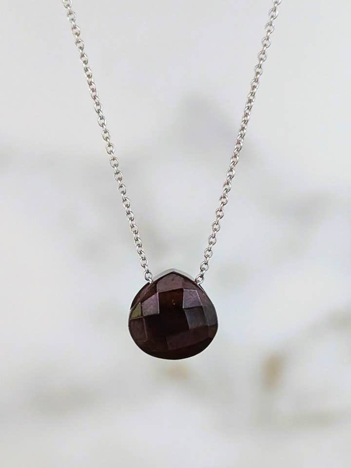 Collier Goutte de Grenat Pierre de Naissance de Janvier pour la vente par Lapis London