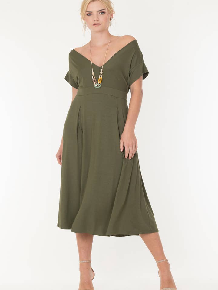 Robe à encolure cœur pour la vente par More By Siste's