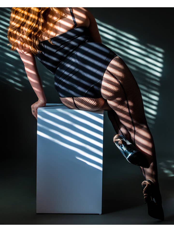 Kix'ies - Wholesale Tights - Women's - Fishnet Tights Back Seam Black. Petite to Plus Size
