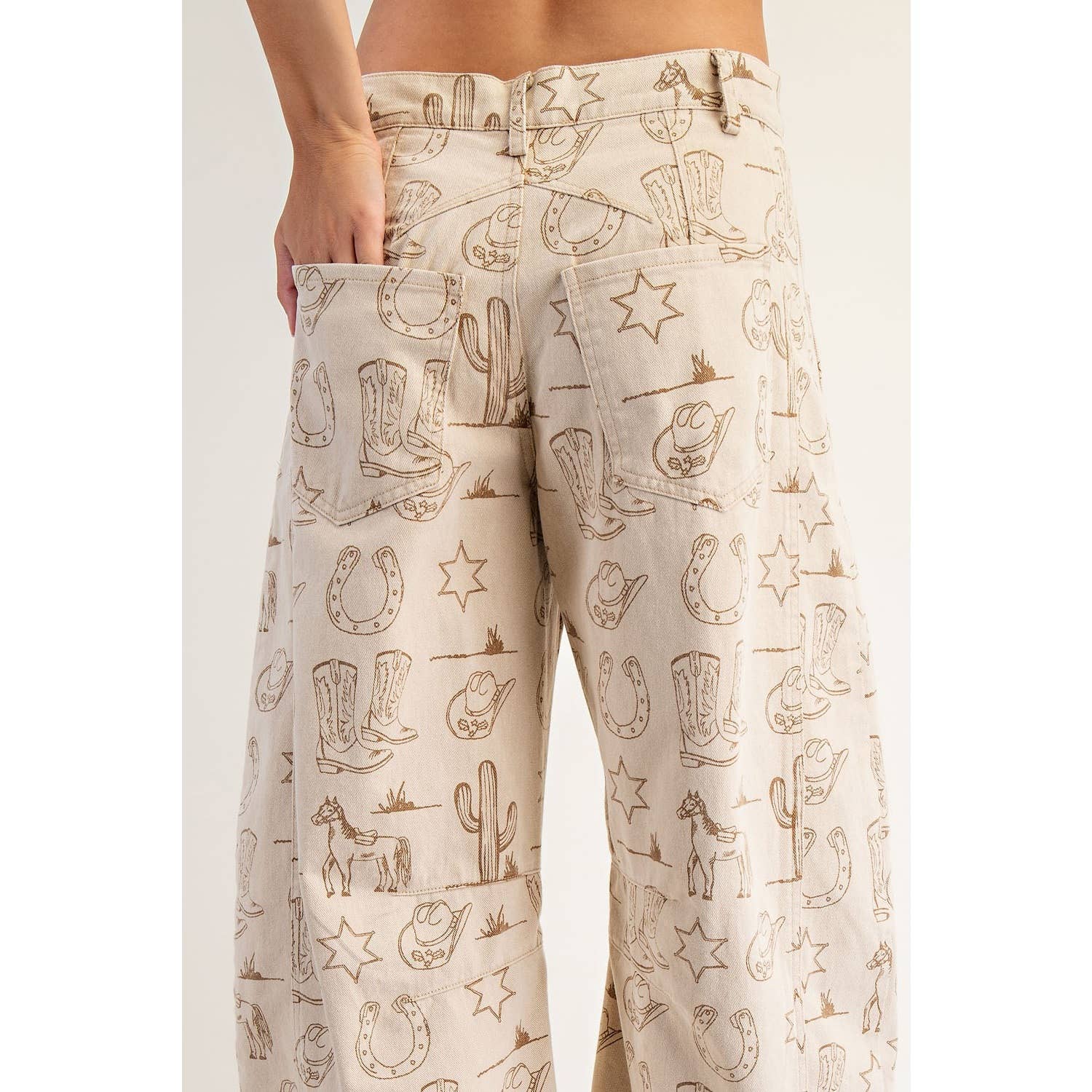 AMANDEL LATTE NIEUWE Mineral Washed Western Barrel Leg Jeans voor groothandel op Faire6