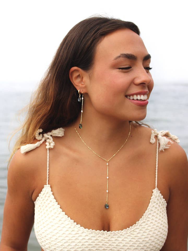 Arielle Abalone Lariat pour la vente par Tanline Designs