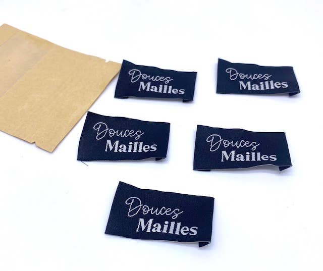 L’Étiquette Home Couture - Vendita all'ingrosso Attrezzature per lavoretti e fai da te - Etichetta Tessuta da Cucire "Maglie Morbide" Nero e Bianco1