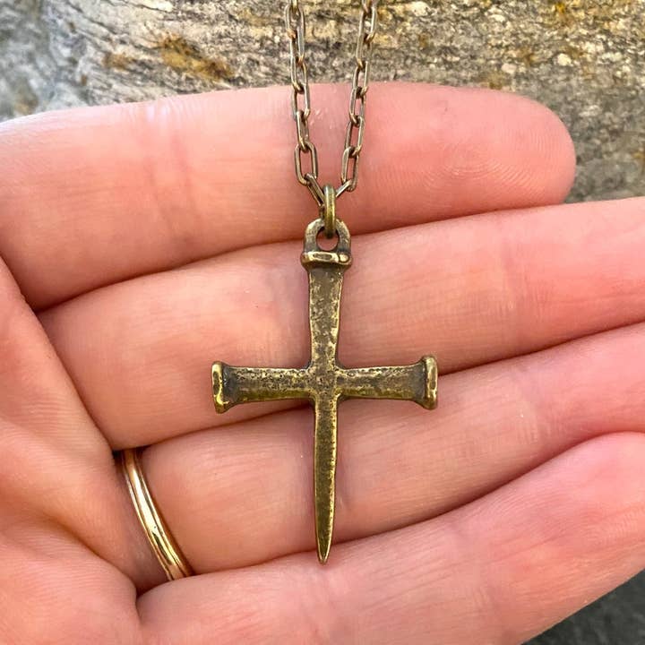 Johnny Ltd. – Großhandel Kette mit Anhänger/Charm – Johnny LTD Nagel Spike Cross Bronze Herren Halskette1