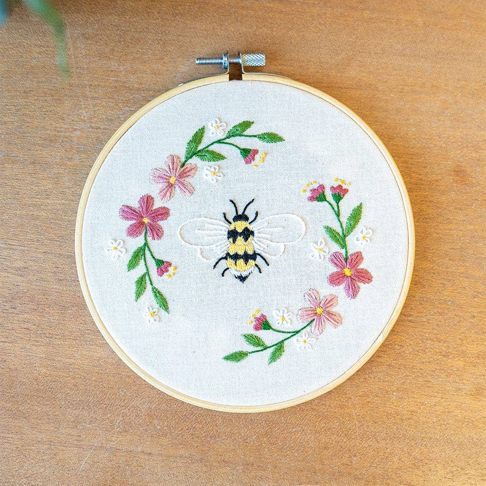 Craft Club - Wholesale Embroidery/cross-stitch supplies - HONEY BEE - Embroidery Kit3