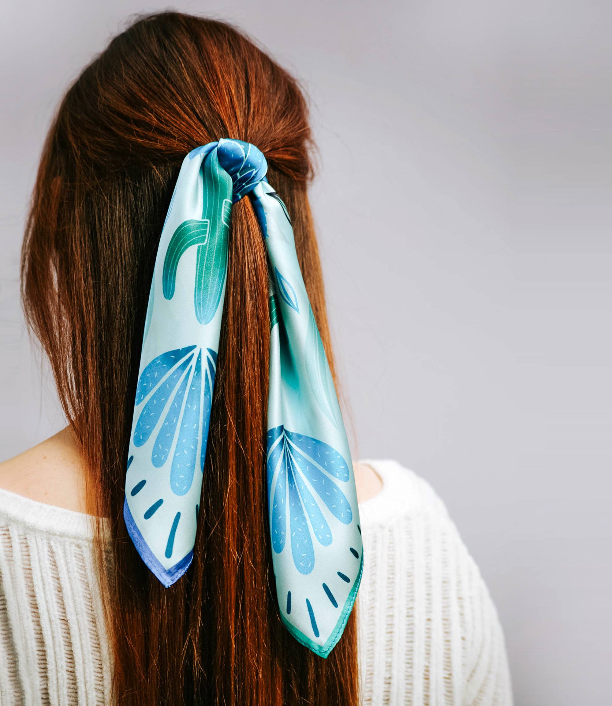 Arlo Goods - Vente Écharpe – femme - Écharpe en soie Symétrie Bleue2