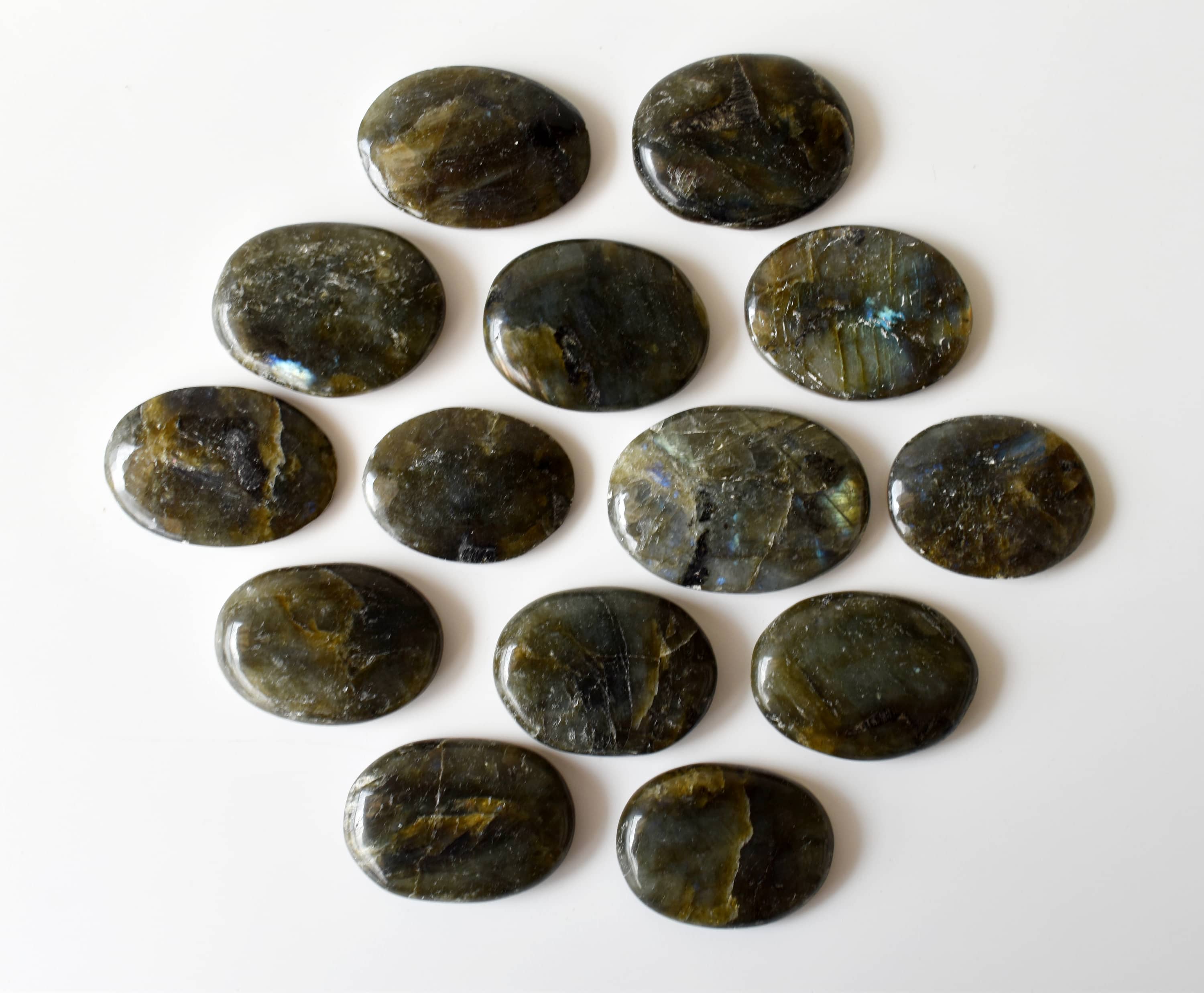 Soothing Crystals - Wholesale Spiritual stone/crystal - Palm Stones | Labradorite | Thumb Crystal | Pocket Gemstone1
