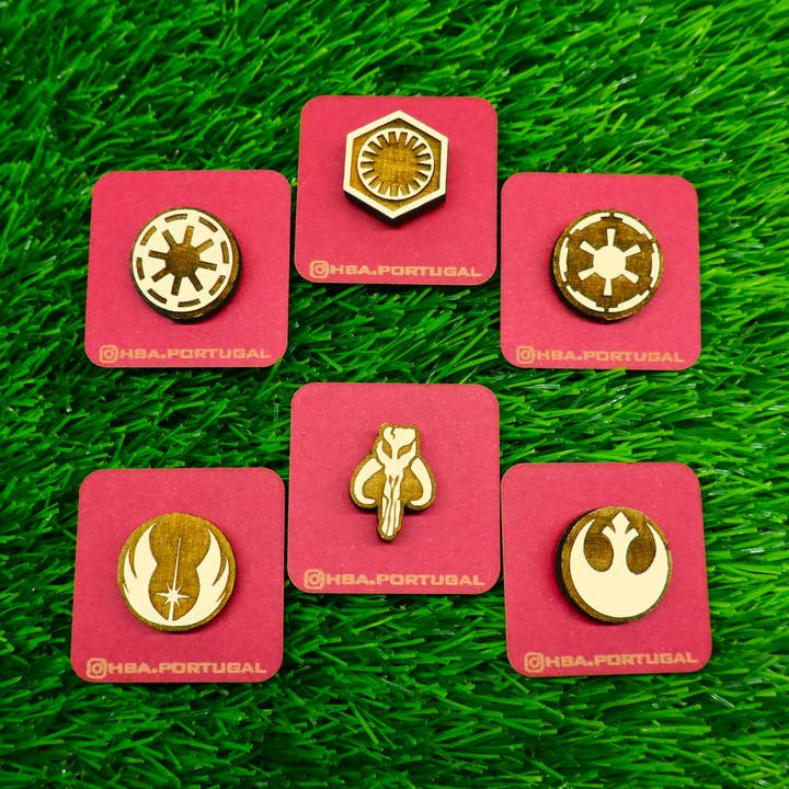 Herbs&Belles - Wholesale Lapel pin/button - Wooden Star Wars Symbols Pins, Geek & Nerd Acessory, SW Gift7
