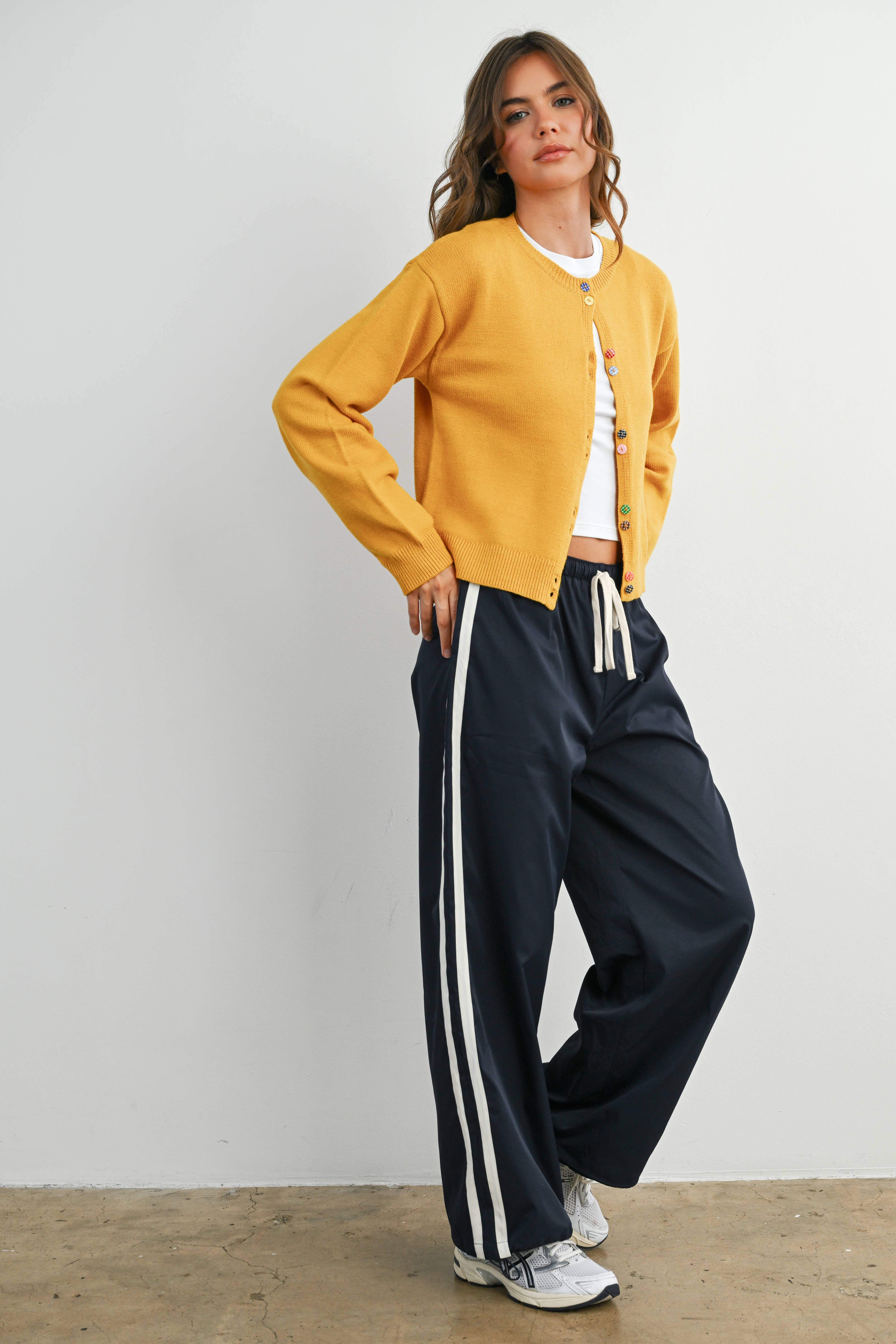 BUTTERMELON - Wholesale Cardigan - Women's - Long Sleeve Buttoned Cropped Cardigan - BMC790616