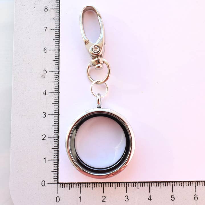 Amaya Rose Ltd. - Wholesale Keychain - Women's - Round Silver Floating Locket Keyring.Handbag Charm Jewellery2