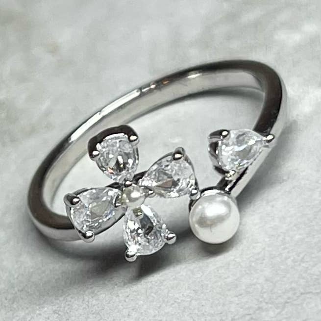 Four-Leaf Flower Adjustable Ring Elegant and Charming Design for wholesale by Loli