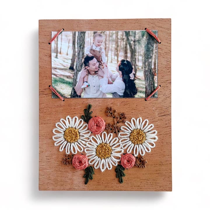 Darling Daisies Embroidered Instant Photo Frame for wholesale by Sew Festive Embroidery Co.