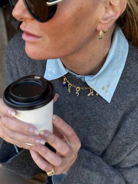 Claire Hill Designs - Vendita all'ingrosso Orecchini a cerchio - Orecchini a cerchio in oro con rami intrecciati di calcedonio3