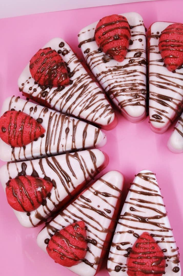 Migdalia Skincare – wholesale Bar Soap – Wholesale Chocolate Strawberries Cake Slice Soap [Bulk]2