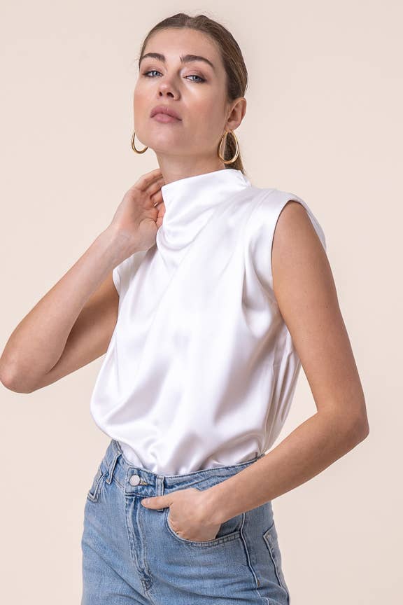 Line & Dot – wholesale Blus - Dam – Dolly Satin Mock Hals0