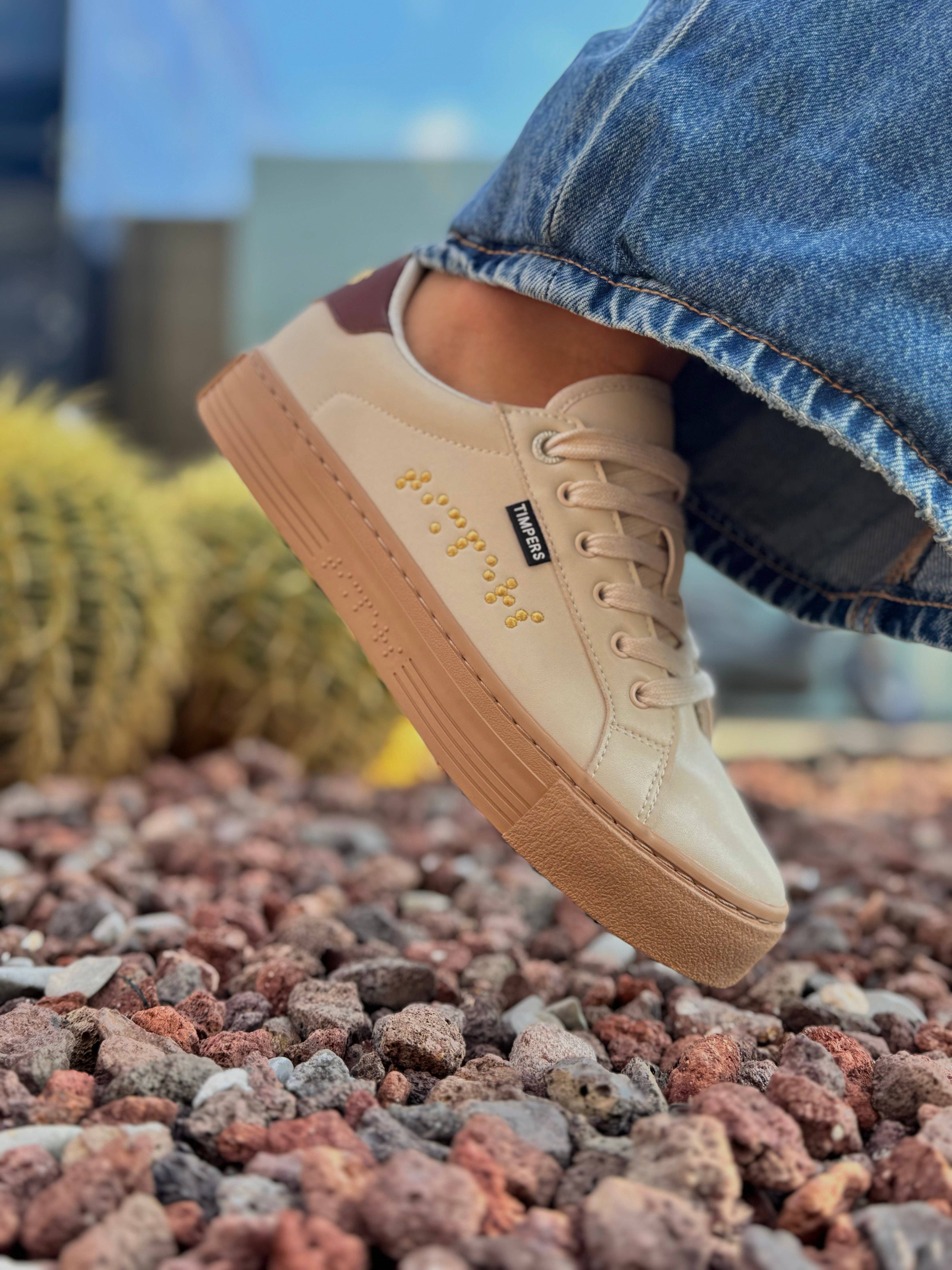 Timpers - Wholesale Lifestyle Sneakers - Unisex - Diseño de zapatillas veganas beige por personas con discapacidades6