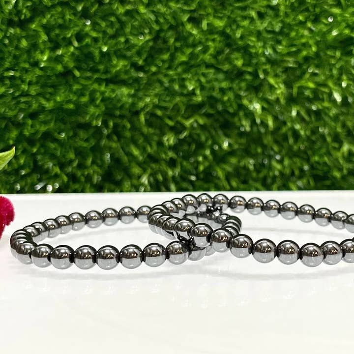 KayleeNYC - Vente Bracelet de perles - Bracelet extensible de guérison en cristal d'hématite naturelle 6 mm 7,5”1
