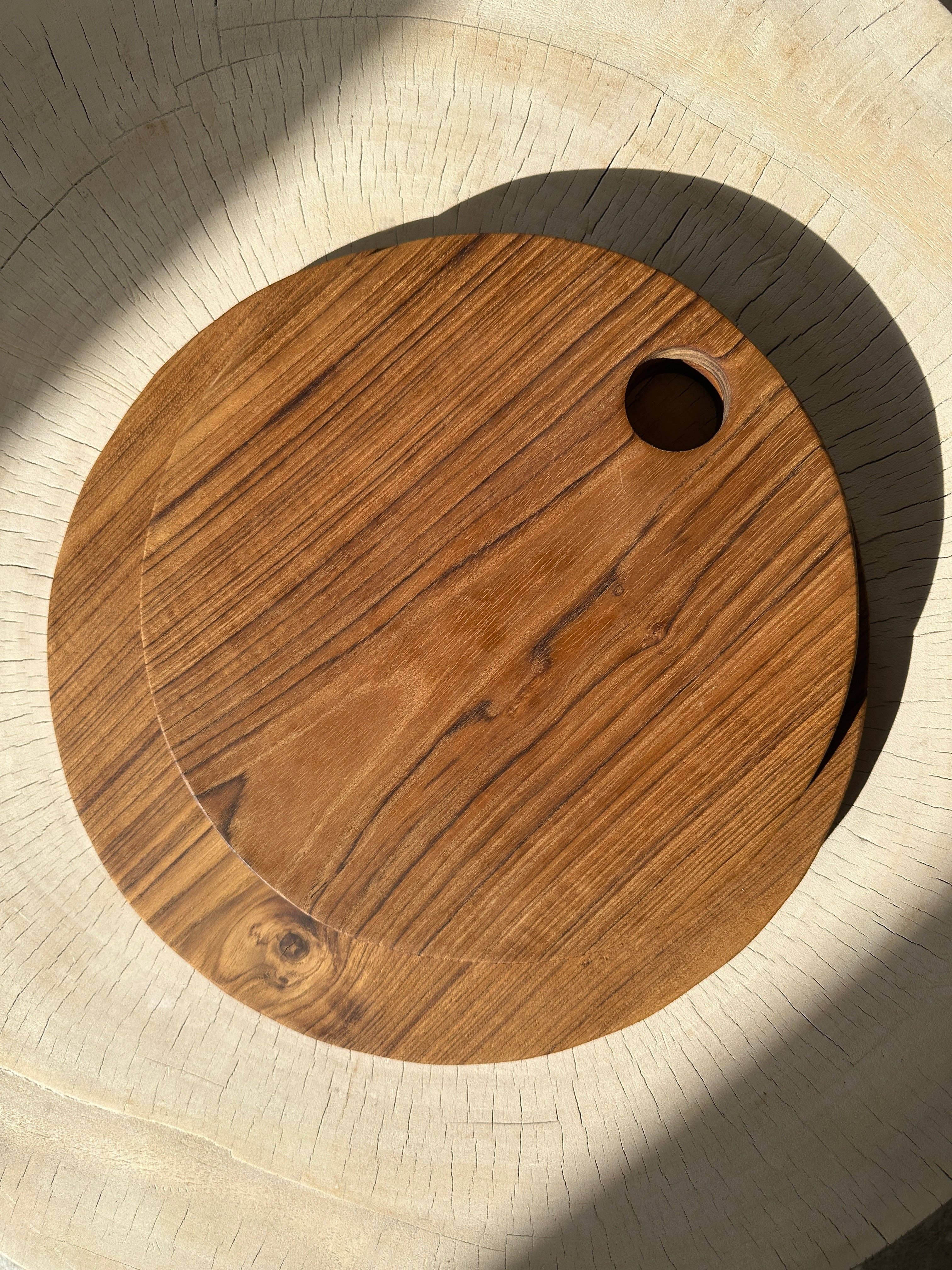 Office Objets – wholesale Skärbräda – Rund skärbräda i urholkad teak D:3040