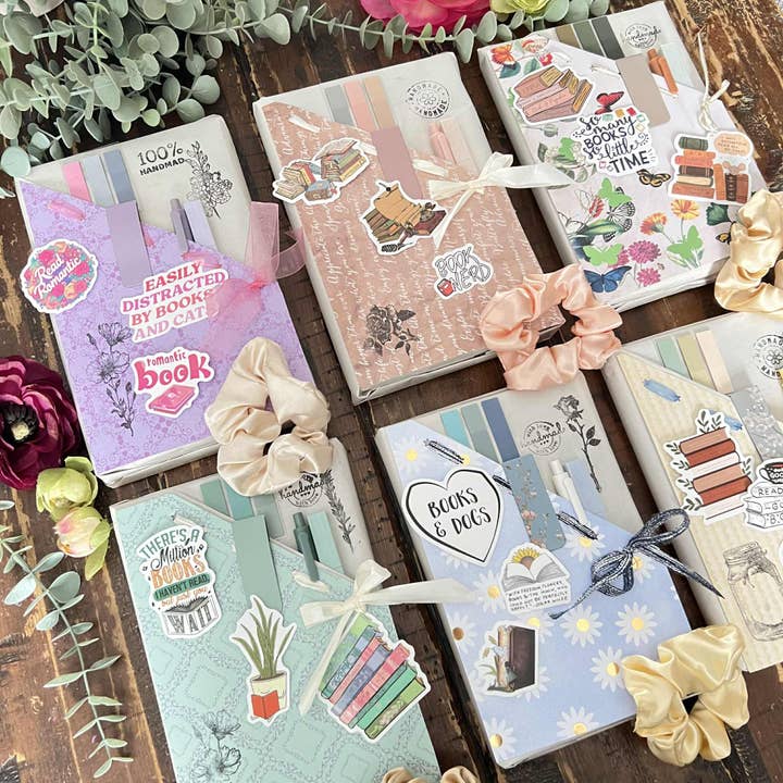 Appuntamento al Buio con un Libro Misterioso + Sorprese per la vendita all'ingrosso da parte di Bits And Pieces Of Art