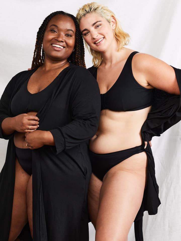 La veste Seren in Luna Black per la vendita all'ingrosso da parte di Myya