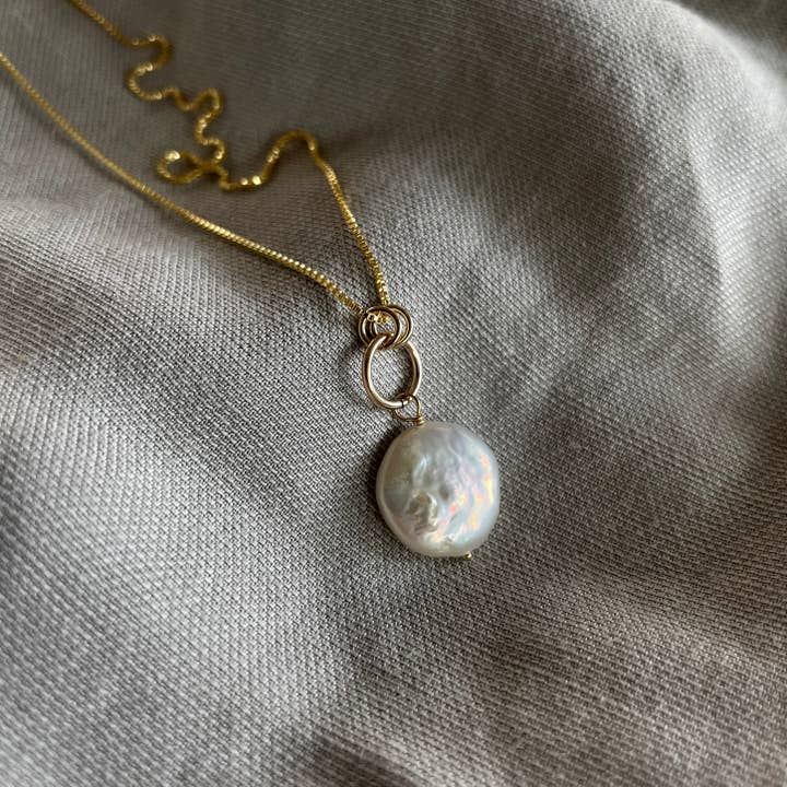 Collier Mina | Perle et or pour la vente par Naked Sage