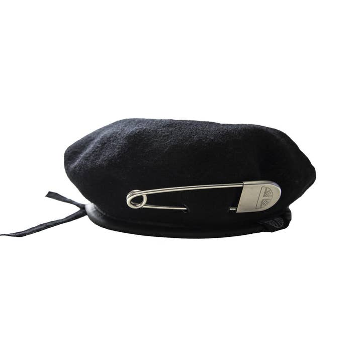 WINDSOR WOOLLEN TAM HAT WITH OVERSIZE PIN for wholesale by Underground