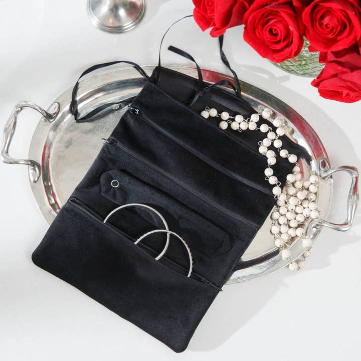 Velvet Smykker Roll for engroshandel hos Arte Italica & Crown Linen Designs