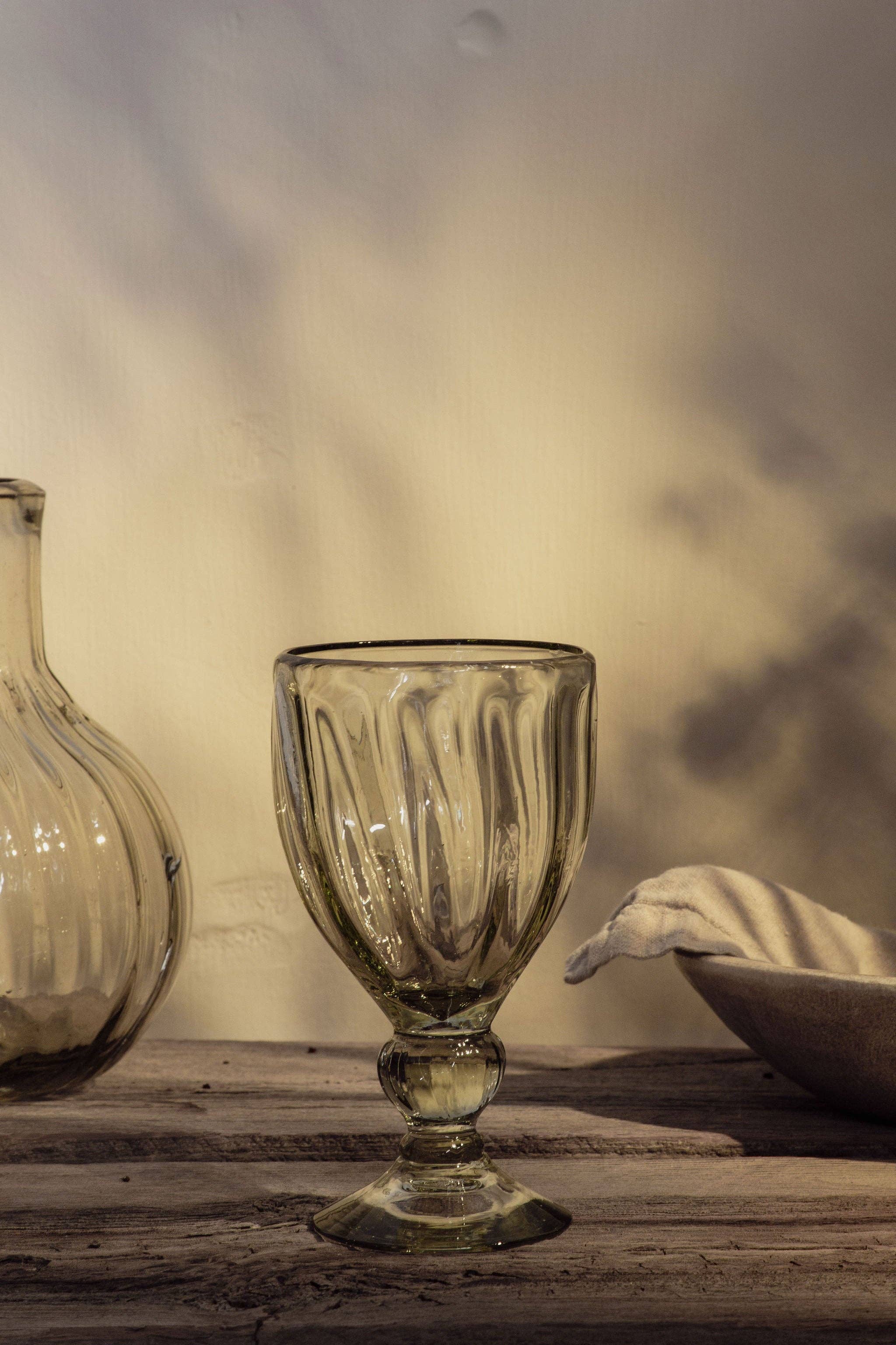 Villa Lua Home - Vendita all'ingrosso Bicchieri da vino - Bicchiere da vino scanalato soffiato a mano4