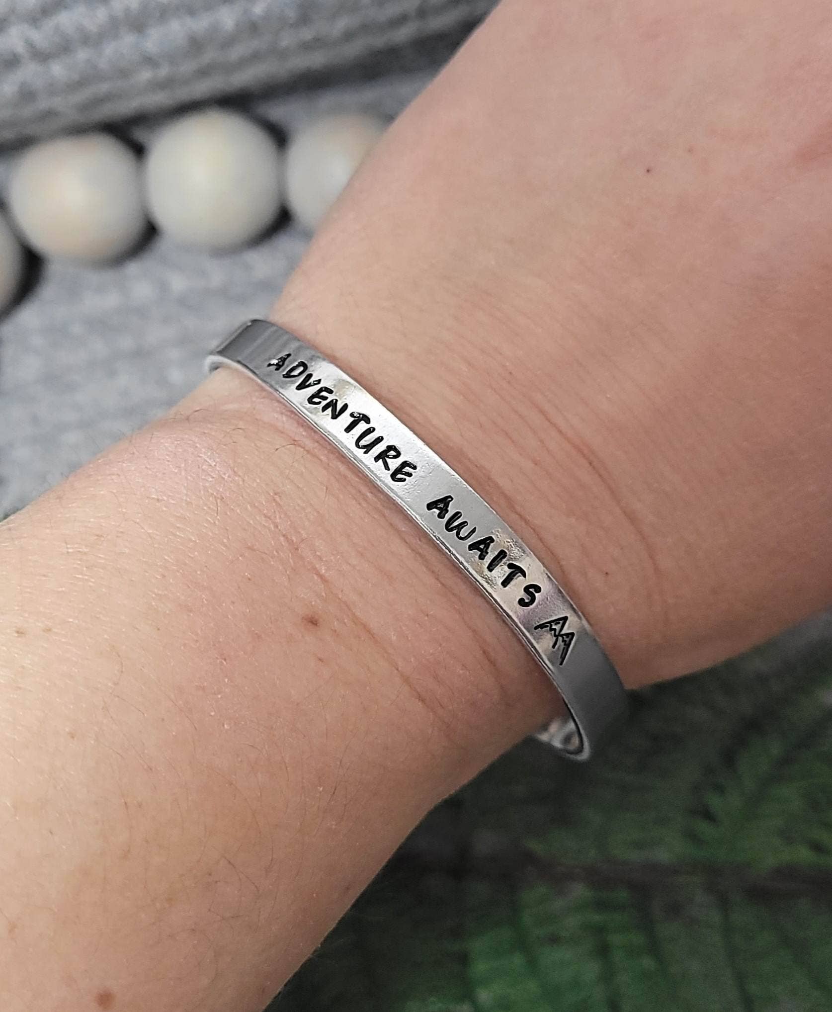 Jangles by Jan - Vente Bracelet manchette - Manchette en aluminium Adventure Awaits2