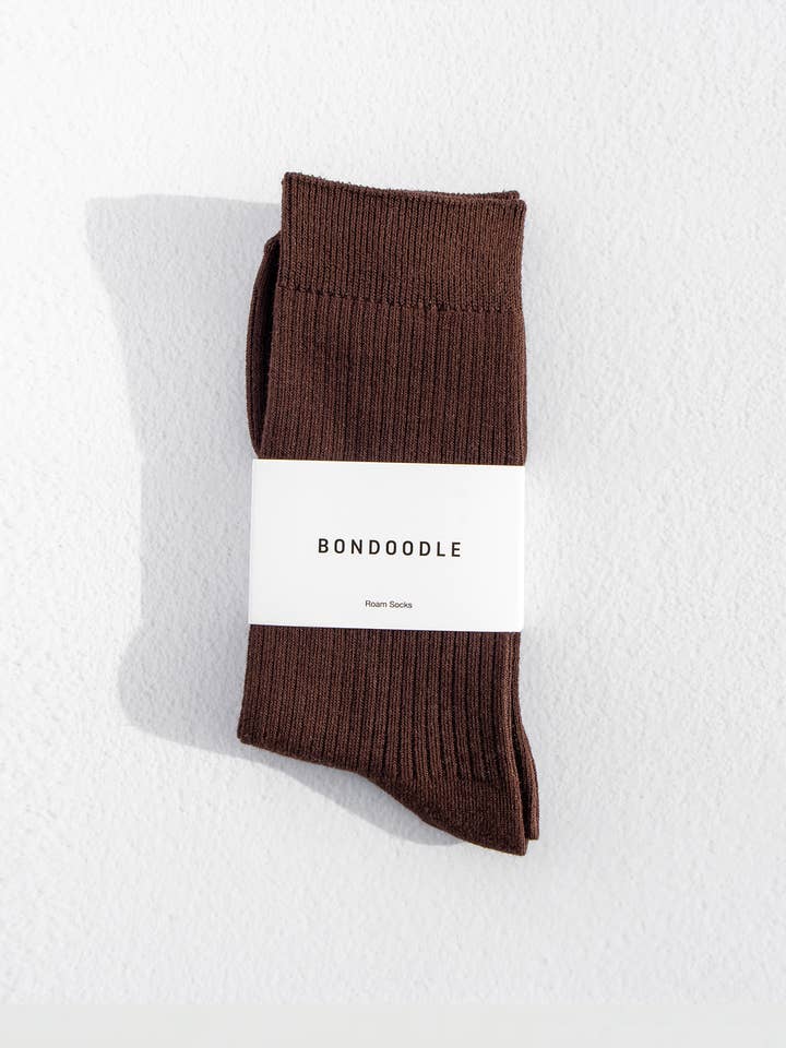 Chaussettes en coton pour femmes – Marron foncé pour la vente par Bondoodle