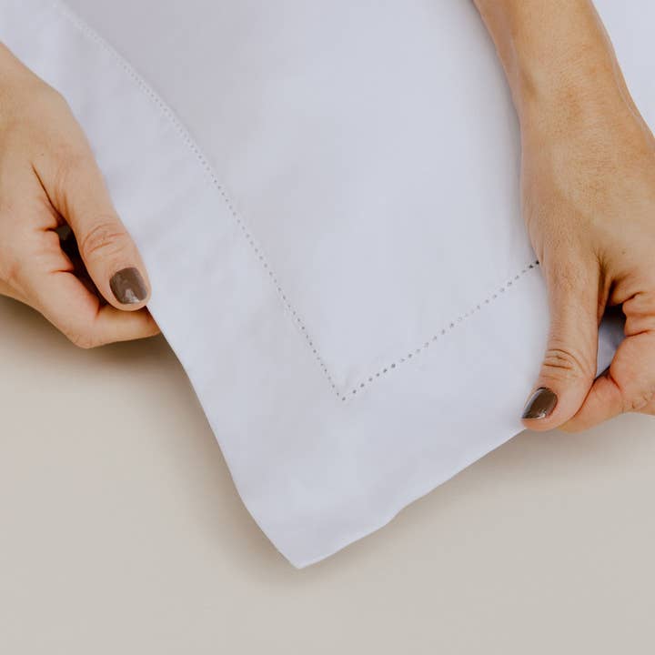 White Sintra Sateen 400 TC for wholesale on Faire3