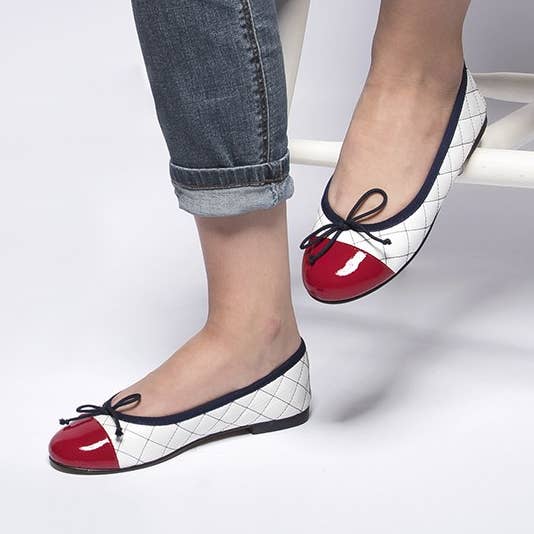 Bailarina Mujer Blanco/Rojo Y Adornos Marino para venta al por mayor de Deisidro