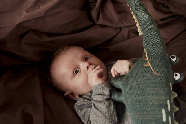 OYOY LIVING DESIGN A/S – Großhandel Kuschel-/Plüschtier – Kind & Baby – Herr Krokodil Gustav3