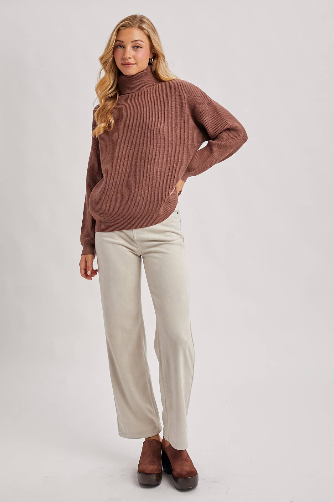 Bluivy - Vendita all'ingrosso Maglione tricot - Donna - MAGLIONE A COSTE CON COLLO ALTO20