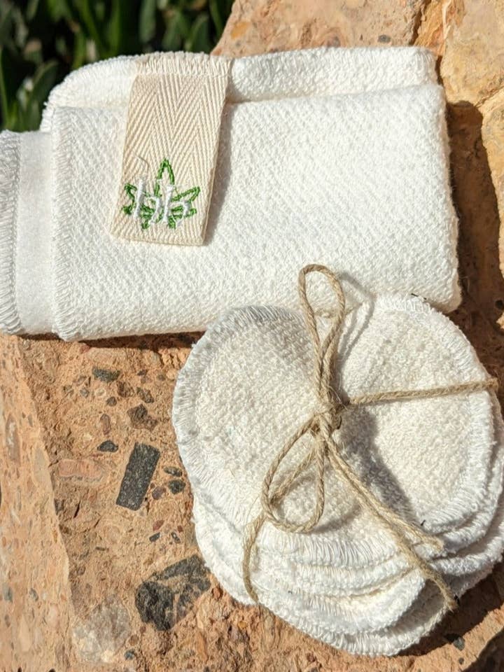 Hemp face flannel and re-usable make-up wipes for wholesale by Hemp Horizon