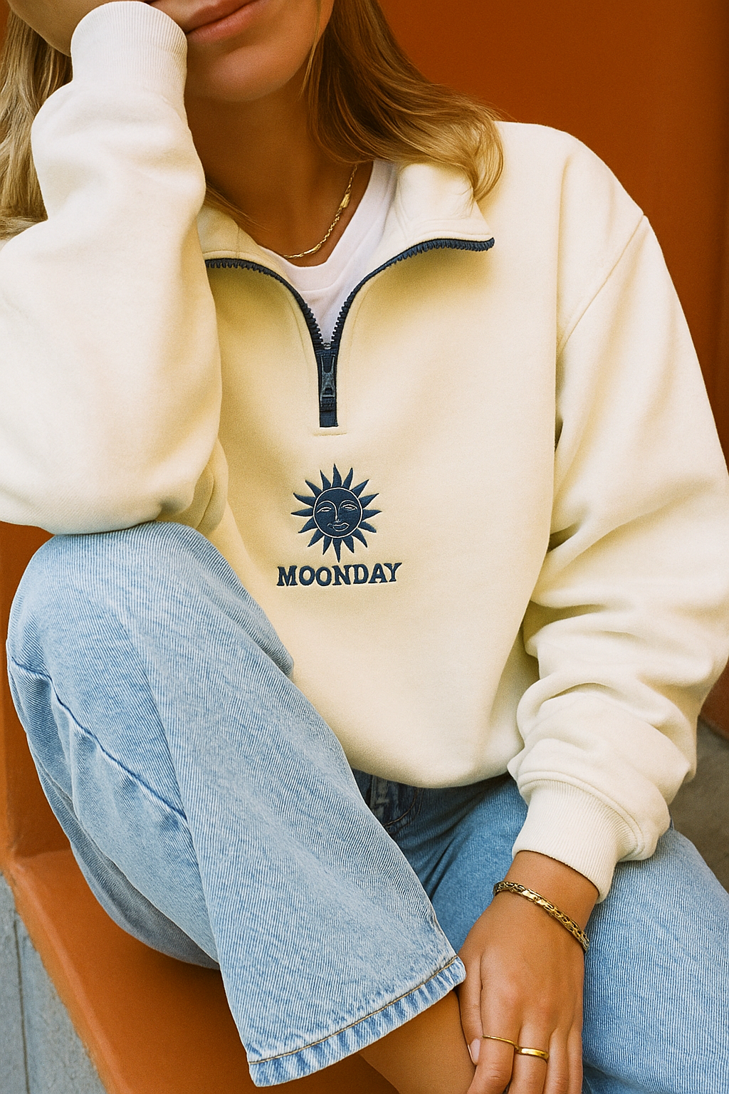 MOONDAY - Wholesale Graphic Sweatshirt - Women's - Hora Dorada2