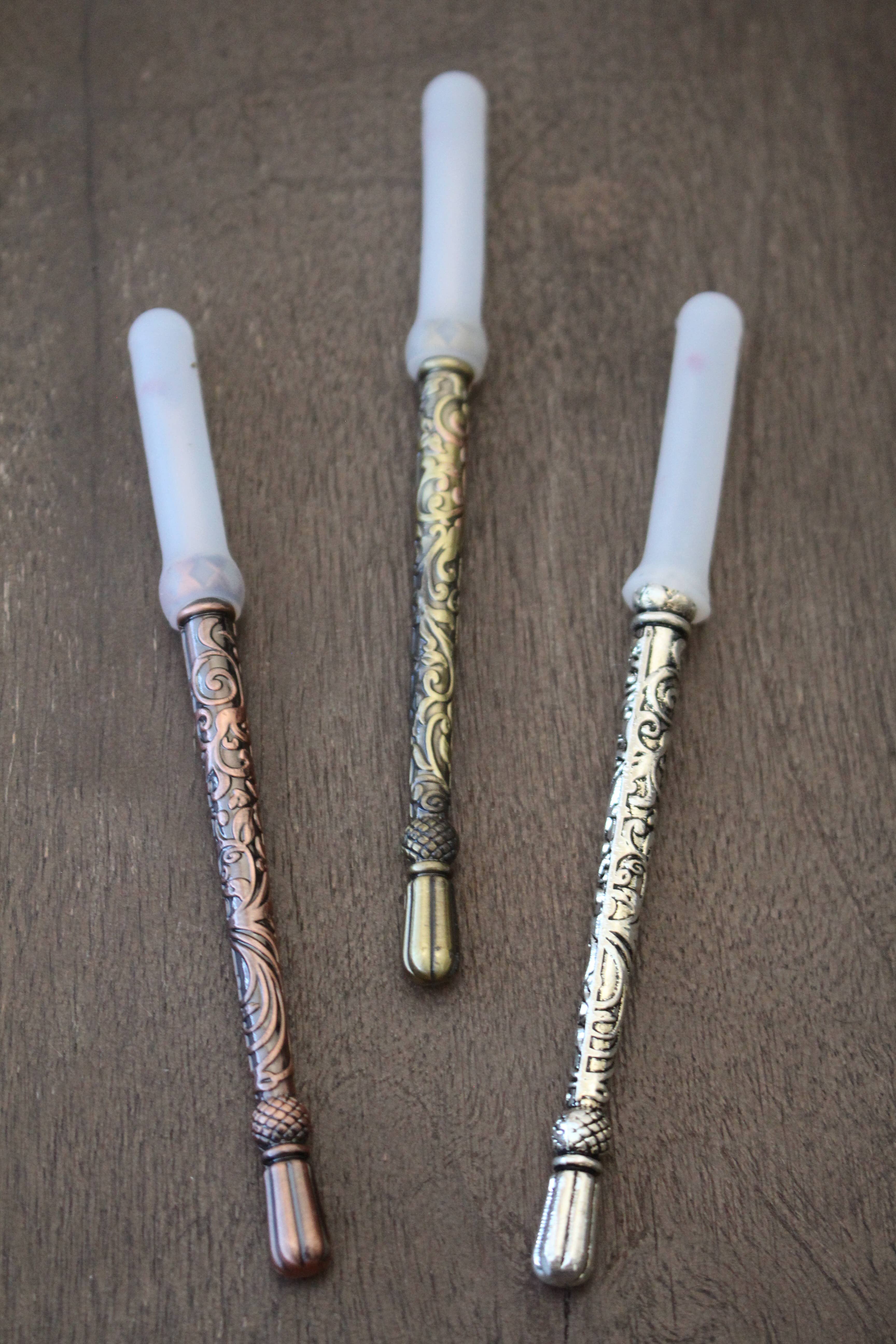 NNK Press - Wholesale Embroidery/Cross Stitch Supplies - Metal Engraved Seam Rippers (Set of 10)9