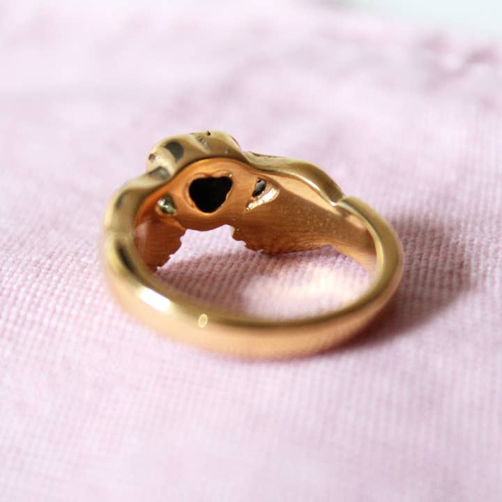 Cousins Collective - Vendita all'ingrosso Anelli con sigillo - Anello Claddagh con Cuore tra Mani - Placcato Oro 18K2