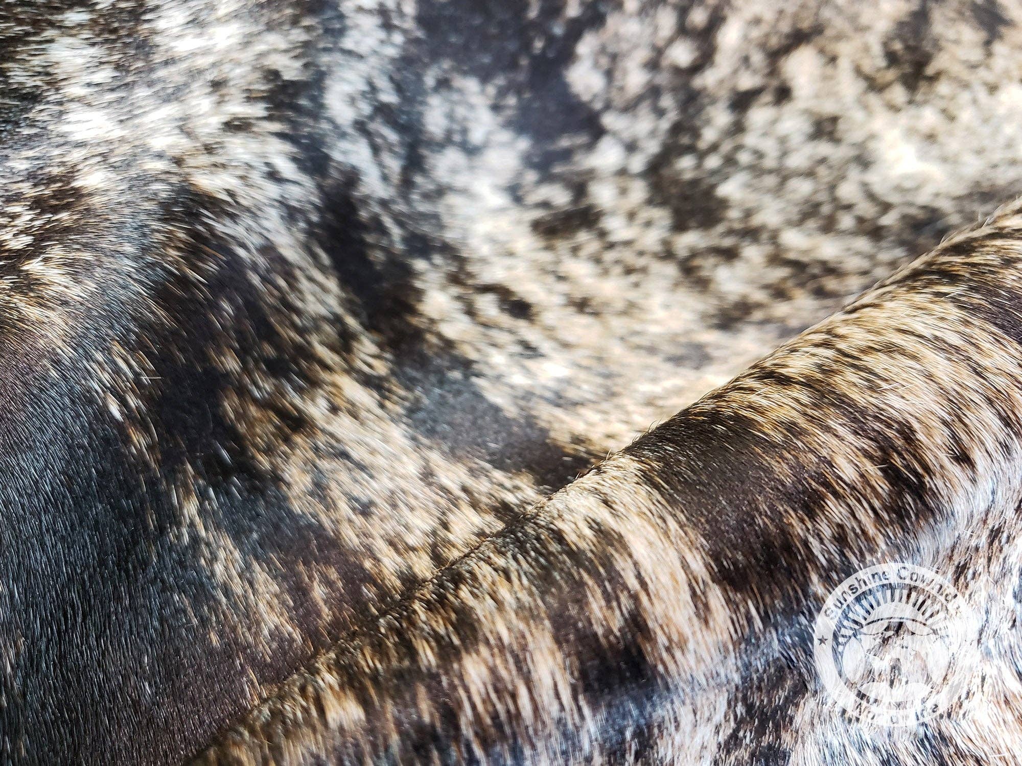 Sunshine Cowhides - Vente Tapis - Tapis en cuir de vachette Brindle Dark1