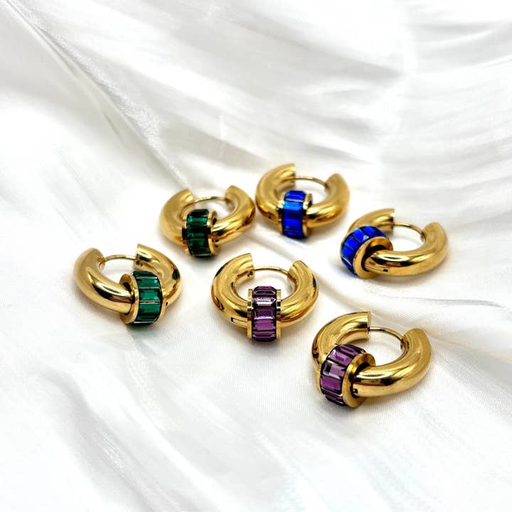 DUESTELLE ITALIA - Wholesale Huggie Earrings - Luna Bolt Hoops - Rounded Hoop Earrings with Zirconia5