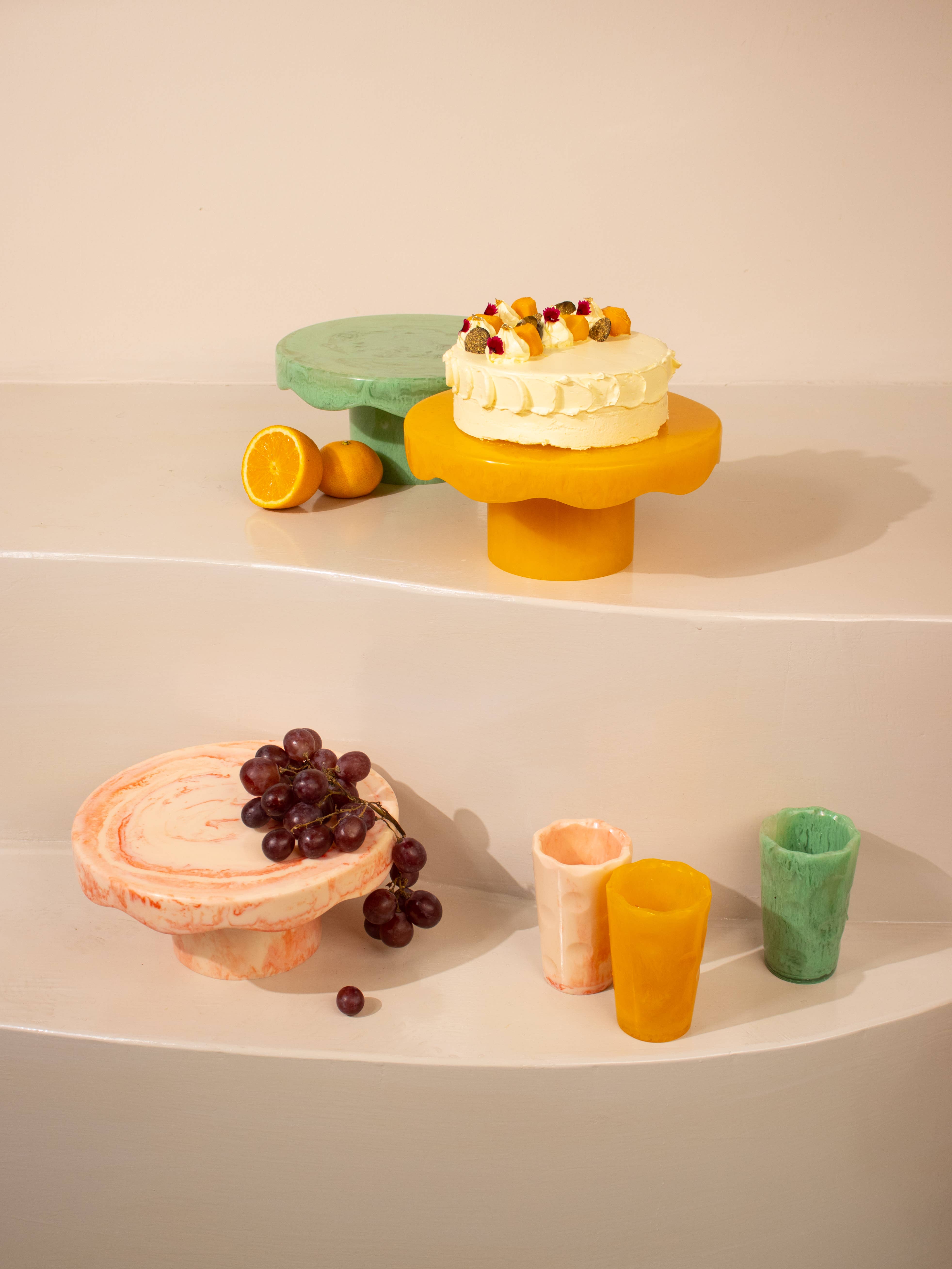 Casa Amarosa - Wholesale Taartplateau - Roze scallop taartplateau van hars, 24 x 11,5 cm5