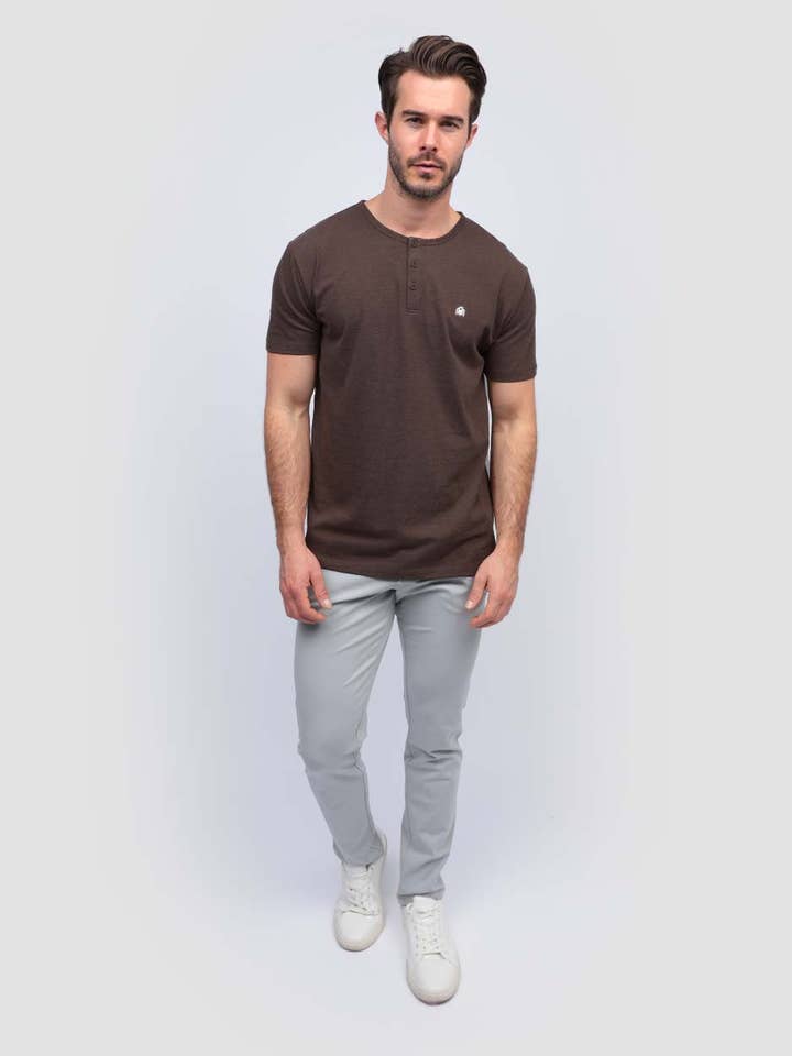 INTO THE AM - Vendita all'ingrosso Maglietta - Uomo - Maglietta Henley a Maniche Corte da Uomo (di Marca)58